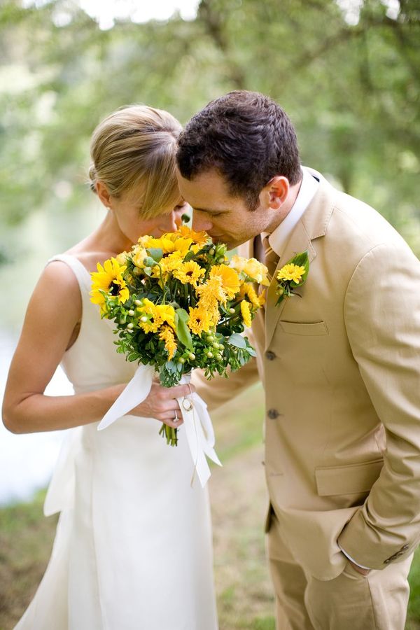 Just beautiful yellow bridal bouquet with sunflowers