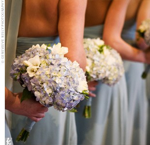 bridesmaids with blue hydrangeas
