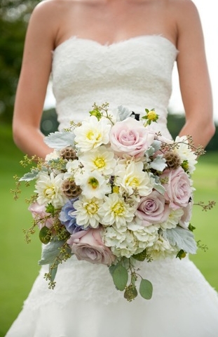 light-purple-blue-white-bouquet