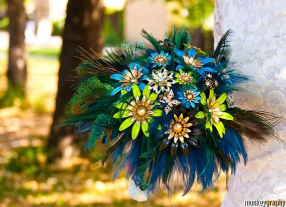 peacock-brooch-bouquet