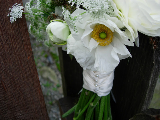 White Ranunculus, Blackberries, and Queen Anne's Lace Bouquet 1