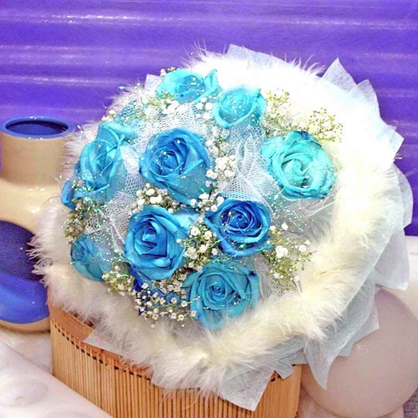 blue roses bridal bouquet