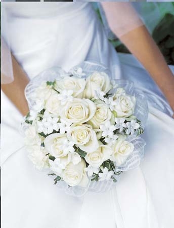 white roses bouquet