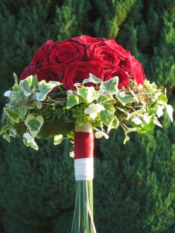 red roses bouquet