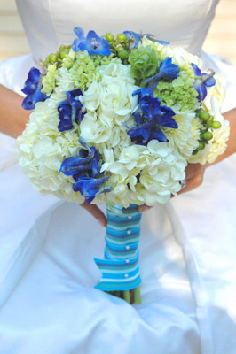 white blue bouquet