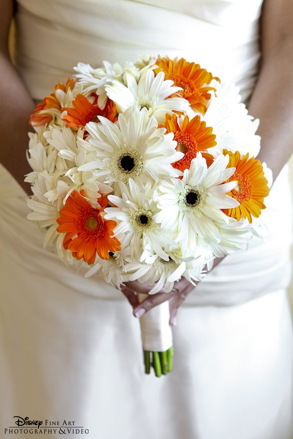 Daisies Bouquet in White and Orange